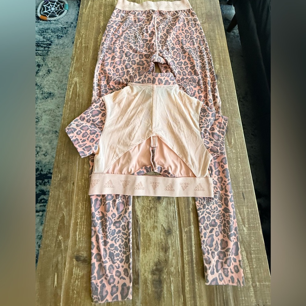 Adidas Hyperglam Blush Cheetah/Leopard crop top and leggings set - Picture 4 of 8